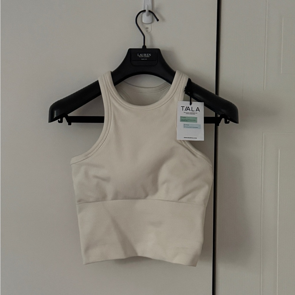NWT SCULPT SEAMLESS RIBBED RACER TANK - MILK MARL - MEDIUM